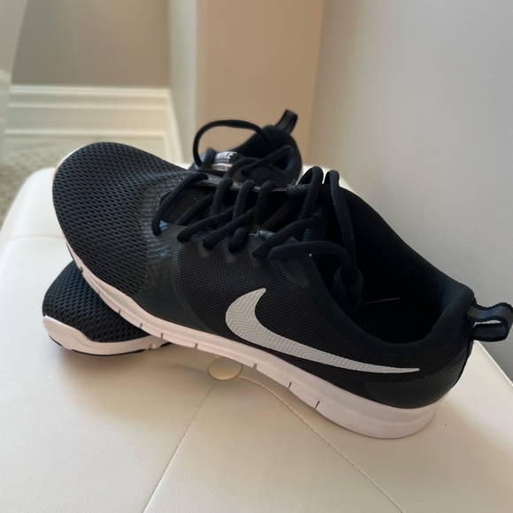 New! Nike Flex Essential TR sneakers. - Picture 3 of 5